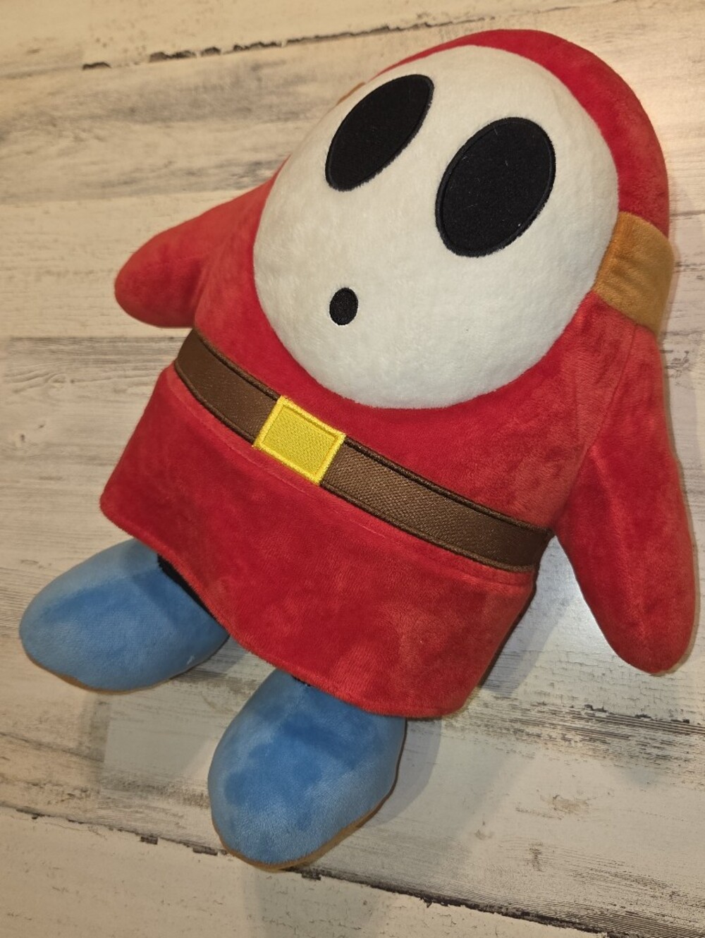 Nintendo Big Red Shy Guy Plush Stuffed Toy w/ Blue Feet Mario Cart / Party - Picture 3 of 4